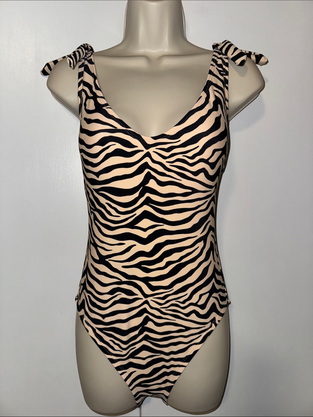 SOCIAL STANDARD BY SANCTUARY Zebra Print One Piece Swimsuit Women’s S Small